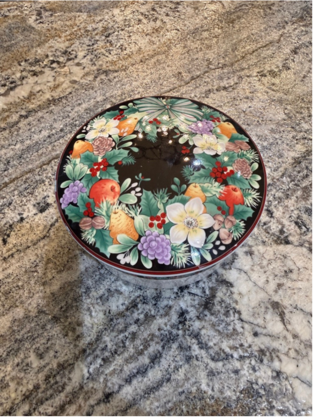 Mikasa Festive Wreath Porcelain Trinket Box One Size Black White